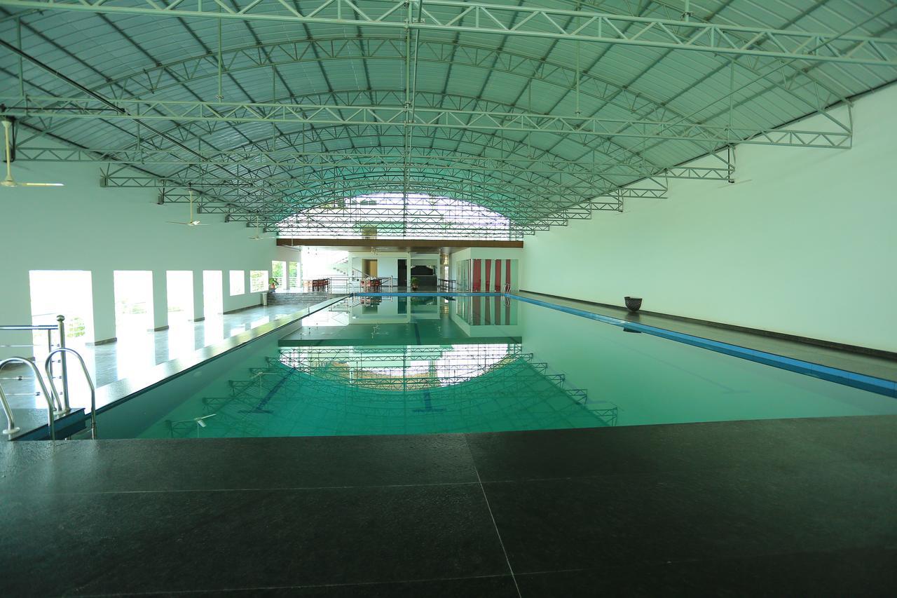 Kohinoor Hotell Alwaye Exteriör bild